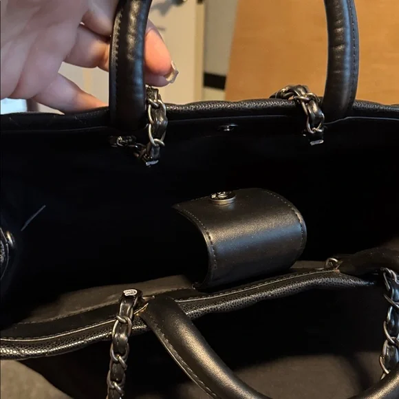 Large quilted tote bag with removable bag organizer - Picture 6 of 11